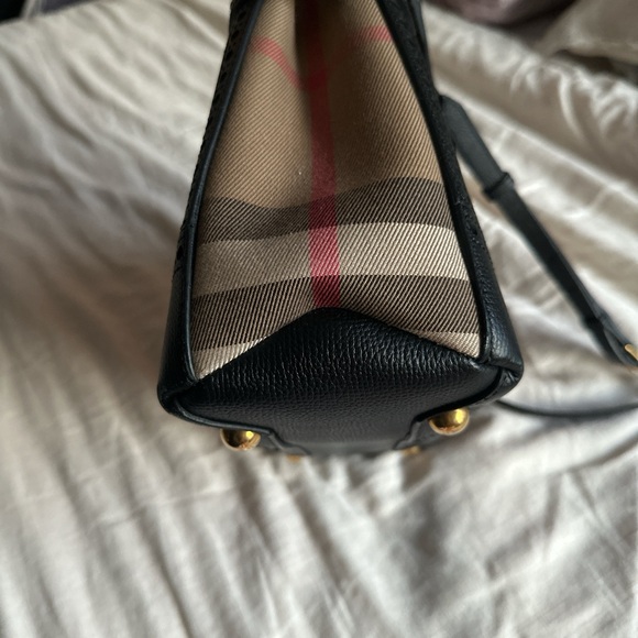 Burberry Black Leather Women's Bag - Picture 3 of 9